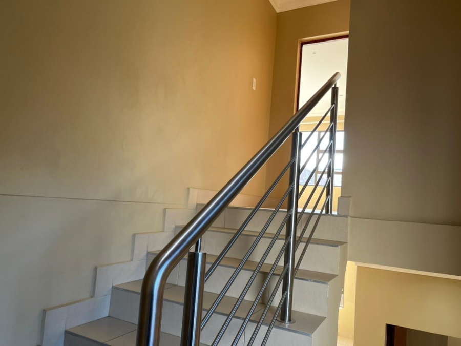 To Let 3 Bedroom Property for Rent in Heuwelsig Free State